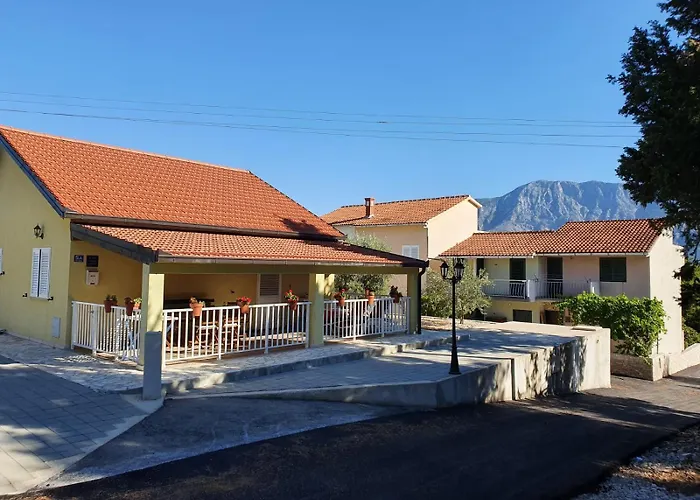 Marija Holiday Home